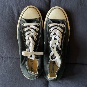 Women’s converse size 8